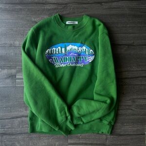 NWOT MADHAPPY GREAT OUTDOORS SWEATSHIRT
